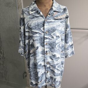 NWOT Vintage Tommy Bahama Mens L 100% Rayon Oceanic Print Short Sleeve Shirt
